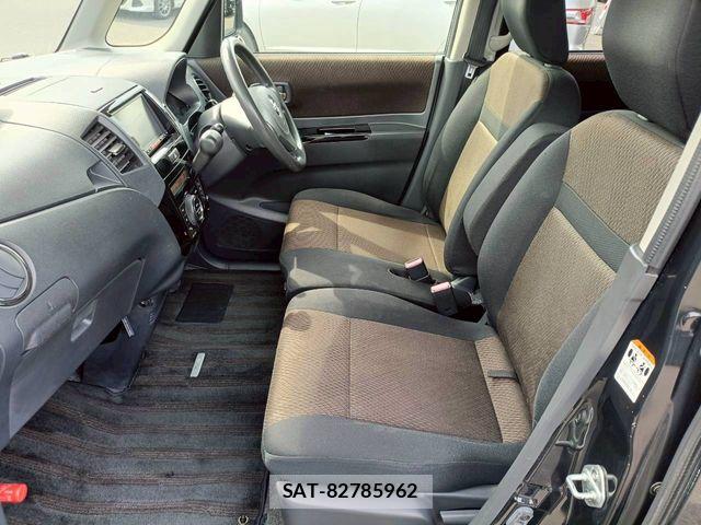 Nissan ROOX 2013-02 6717199-3