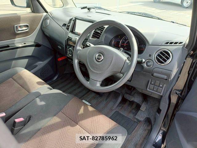 Nissan ROOX 2013-02 6717199-5