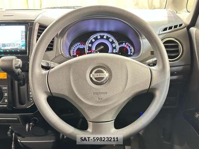 Nissan ROOX 2012-08 6717198-9
