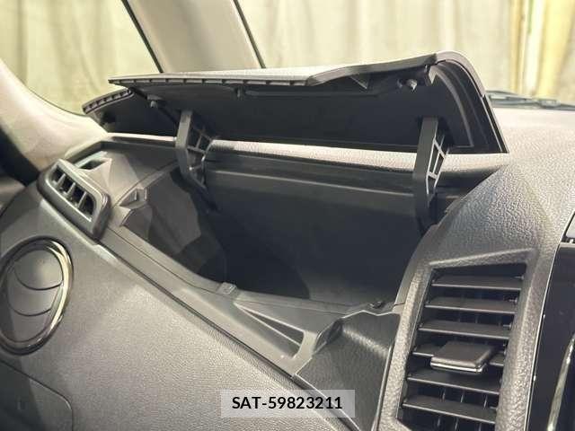 Nissan ROOX 2012-08 6717198-22