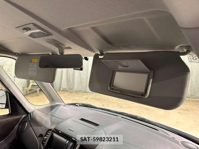 Nissan ROOX 2012-08 6717198-24
