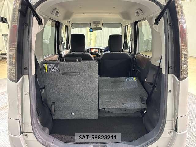 Nissan ROOX 2012-08 6717198-26