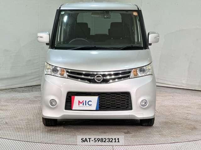 Nissan ROOX 2012-08 6717198-2