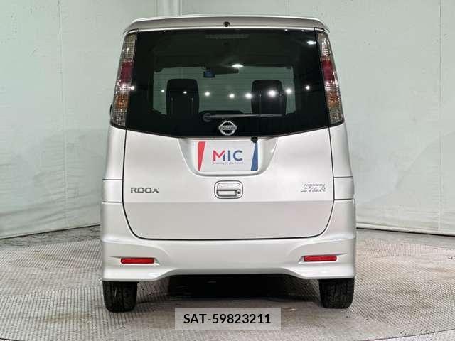 Nissan ROOX 2012-08 6717198-5