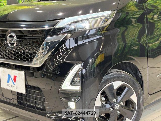 Nissan ROOX 2021-09 6753120-11