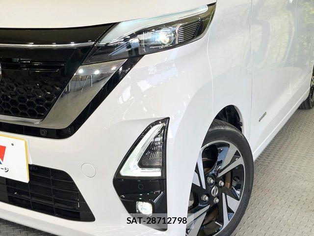 Nissan ROOX 2022-03 6753119-11