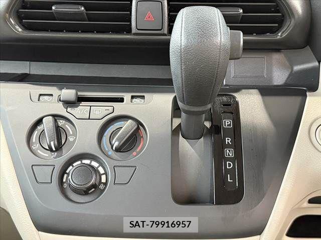 Nissan ROOX 2020-11 6753132-3