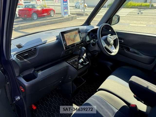 Nissan ROOX 2021-09 6817027-8