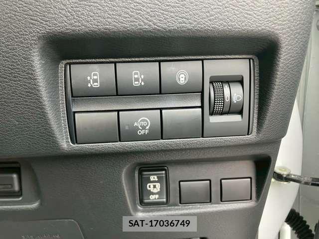 Nissan ROOX 2022-04 6816993-3