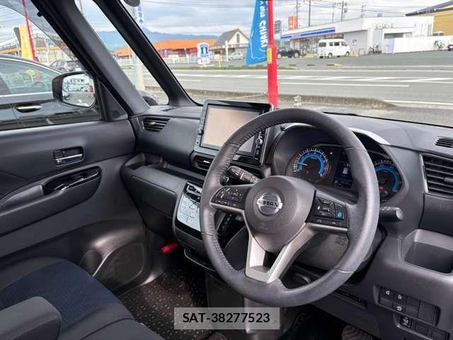 Nissan ROOX 2022-02 6816991-8