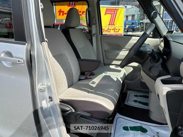 Nissan ROOX 2020-07 6817019-17