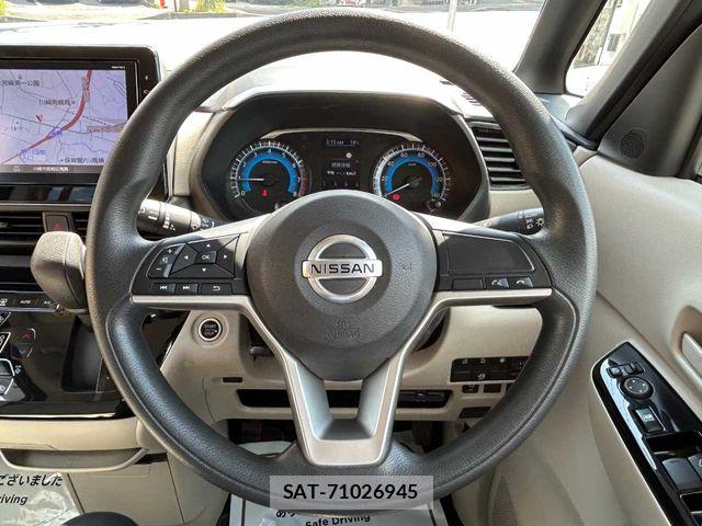 Nissan ROOX 2020-07 6817019-3