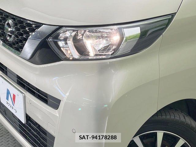 Nissan ROOX 2022-09 6817020-11