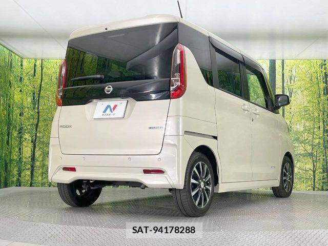 Nissan ROOX 2022-09 6817020-16