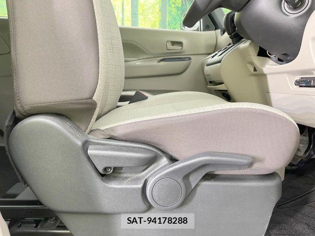 Nissan ROOX 2022-09 6817020-6
