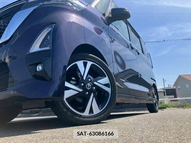 Nissan ROOX 2021-04 6817012-13