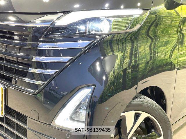 Nissan ROOX 2023-12 6816975-13