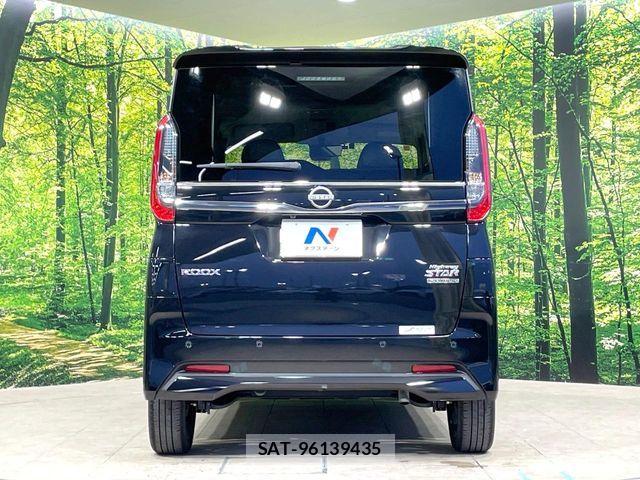 Nissan ROOX 2023-12 6816975-15