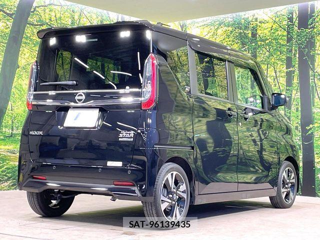 Nissan ROOX 2023-12 6816975-17