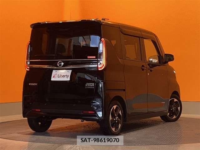 Nissan ROOX 2022-03 6912215-9