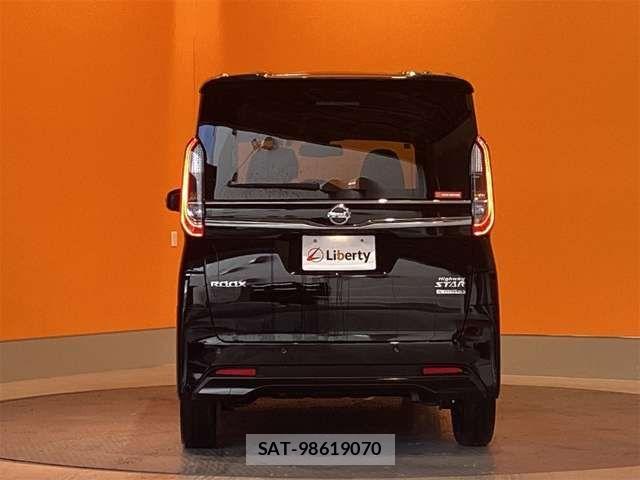 Nissan ROOX 2022-03 6912215-8