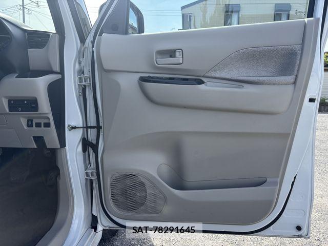 Nissan ROOX 2024-04 6912219-22