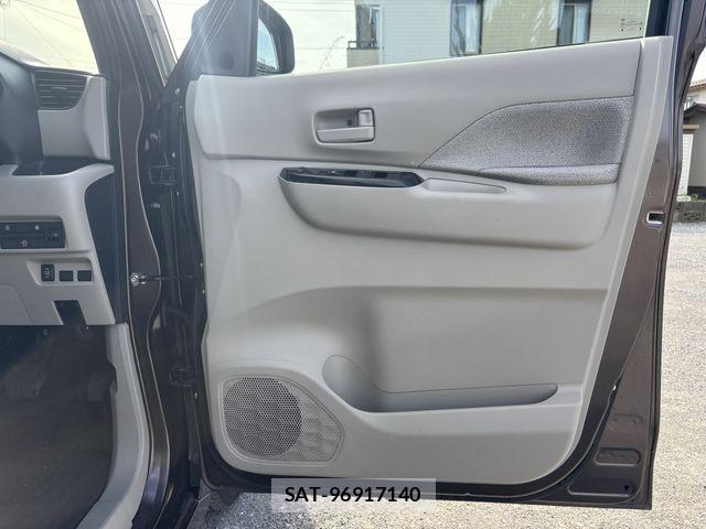 Nissan ROOX 2024-04 6912221-22