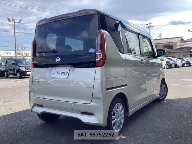 Nissan ROOX 2021-07 6912170-11
