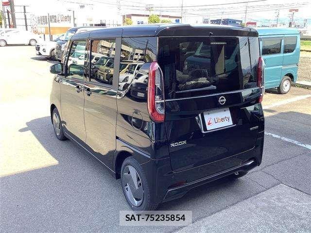 Nissan ROOX 2025-09 6912153-13