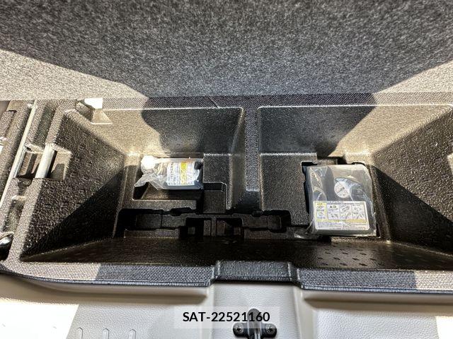 Nissan ROOX 2020-11 6912218-21