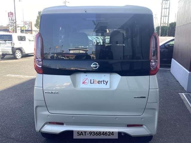 Nissan ROOX 2022-06 6912204-10