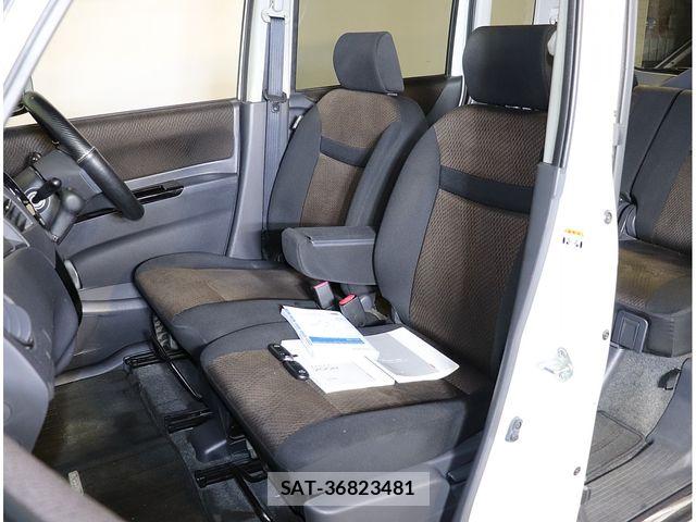 Nissan ROOX 2011-05 6997831-12