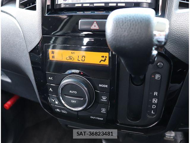 Nissan ROOX 2011-05 6997831-5