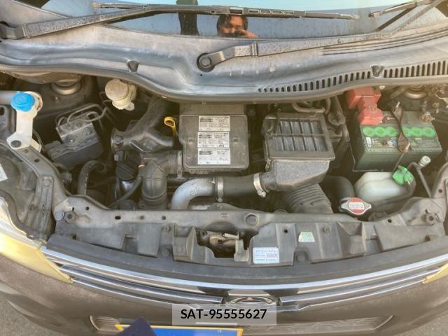 Nissan ROOX 2010-01 7021454-5