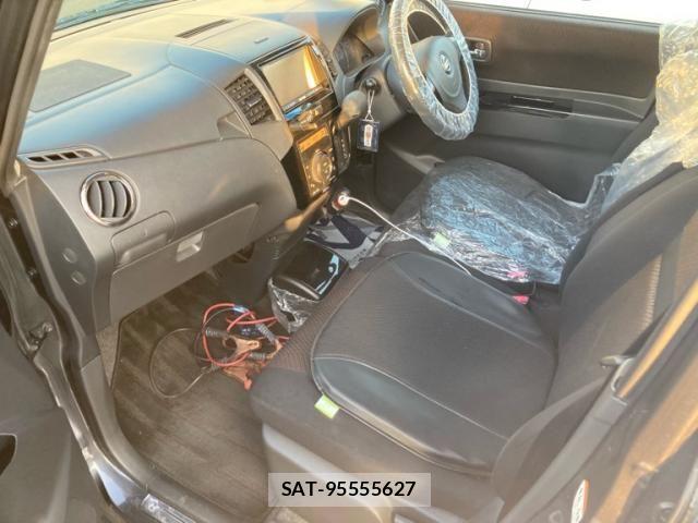 Nissan ROOX 2010-01 7021454-8