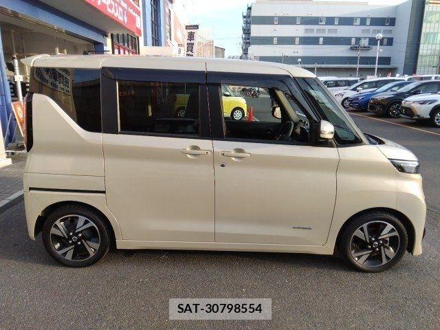Nissan ROOX 2022-04 7060522-9