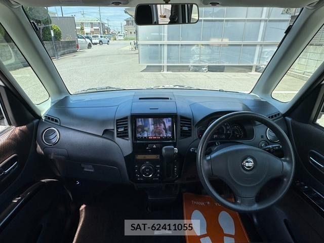 Nissan ROOX 2013-03 7059499-1