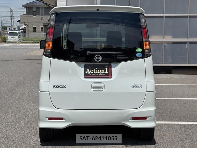 Nissan ROOX 2013-03 7059499-4