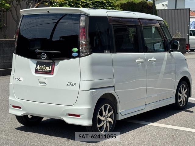 Nissan ROOX 2013-03 7059499-5
