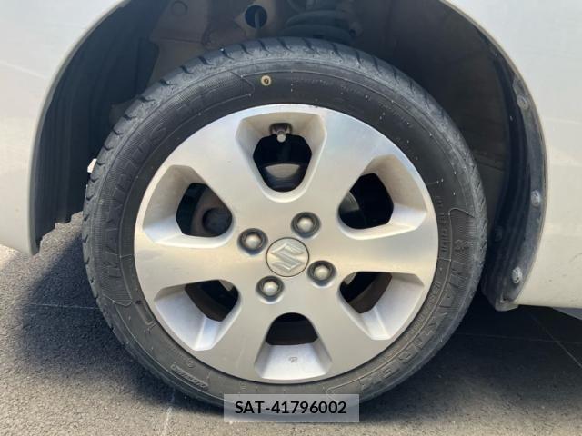 Nissan ROOX 2012-06 7224393-9