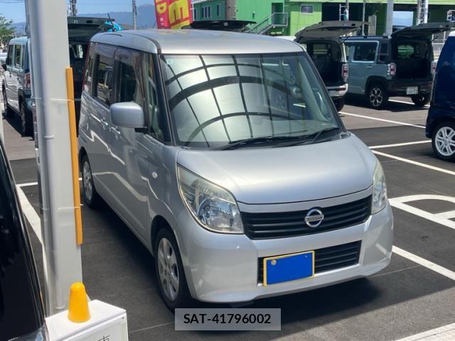 Nissan ROOX 2012-06 7224393-2