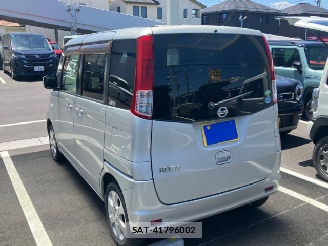 Nissan ROOX 2012-06 7224393-5