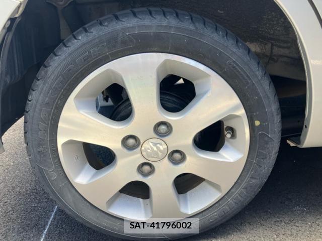 Nissan ROOX 2012-06 7224393-7
