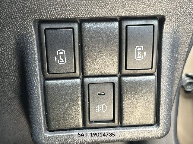 Nissan ROOX 2011-05 7224390-17