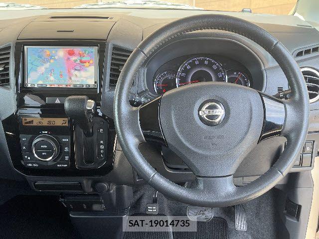 Nissan ROOX 2011-05 7224390-1