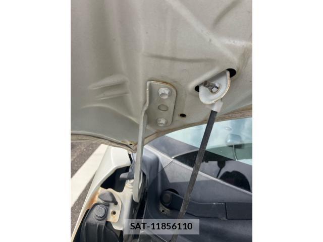 Nissan ROOX 2013-02 7215891-17