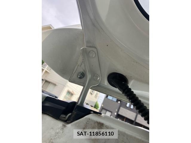 Nissan ROOX 2013-02 7215891-18