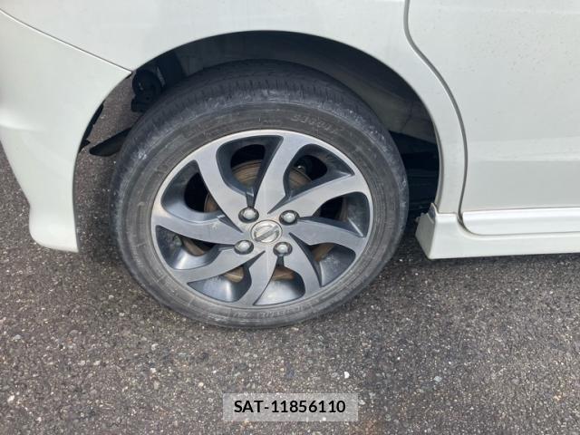 Nissan ROOX 2013-02 7215891-6