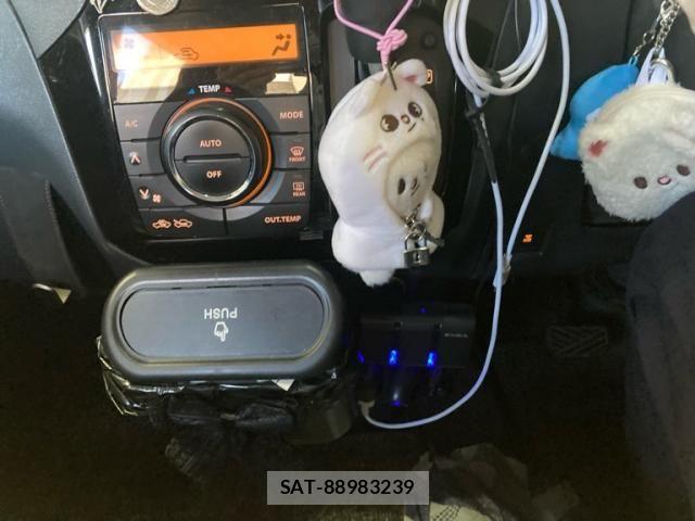 Nissan ROOX 2012-01 7224391-14
