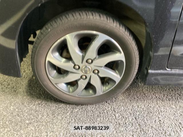 Nissan ROOX 2012-01 7224391-8